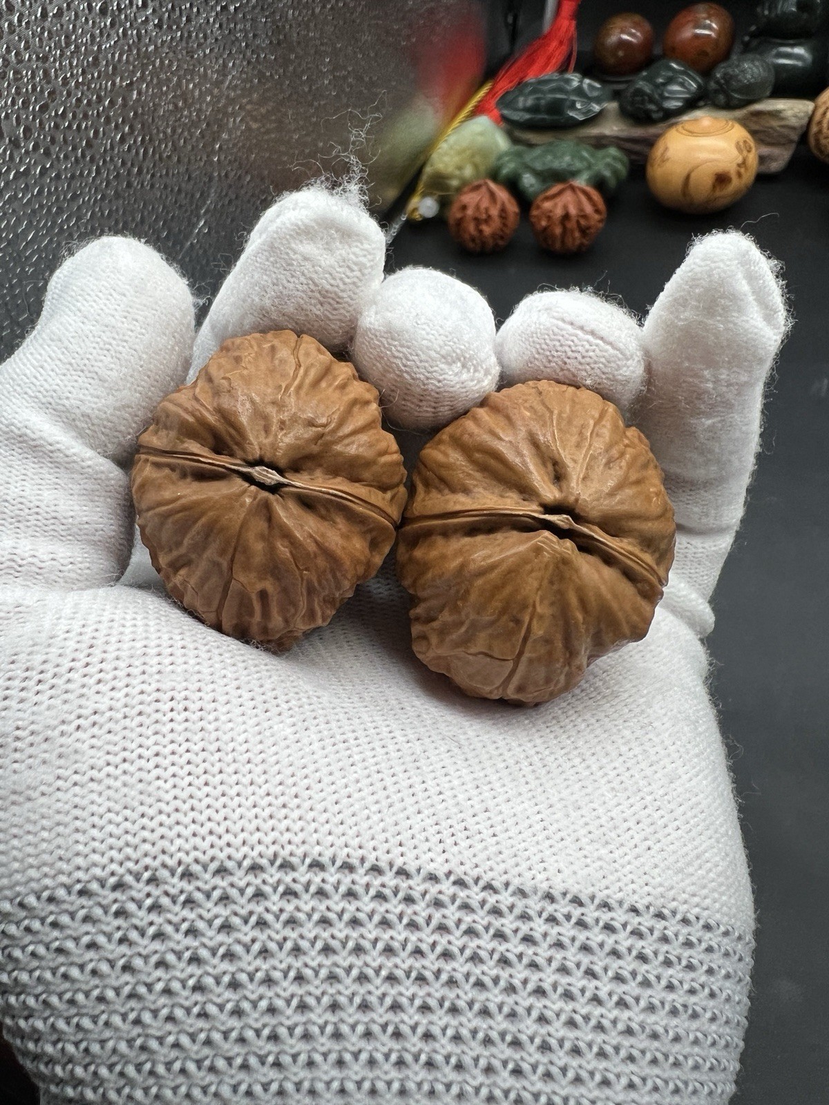 Pair of Match Chinese Health Iron Walnut Collection 3精配云南文玩铁核桃～元宝蛤蟆