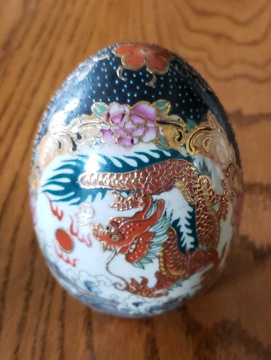 Vtg. Satsuma Style Large Decorative Egg: Left Facing Dragons Gold Gilt 4.5″ Tall