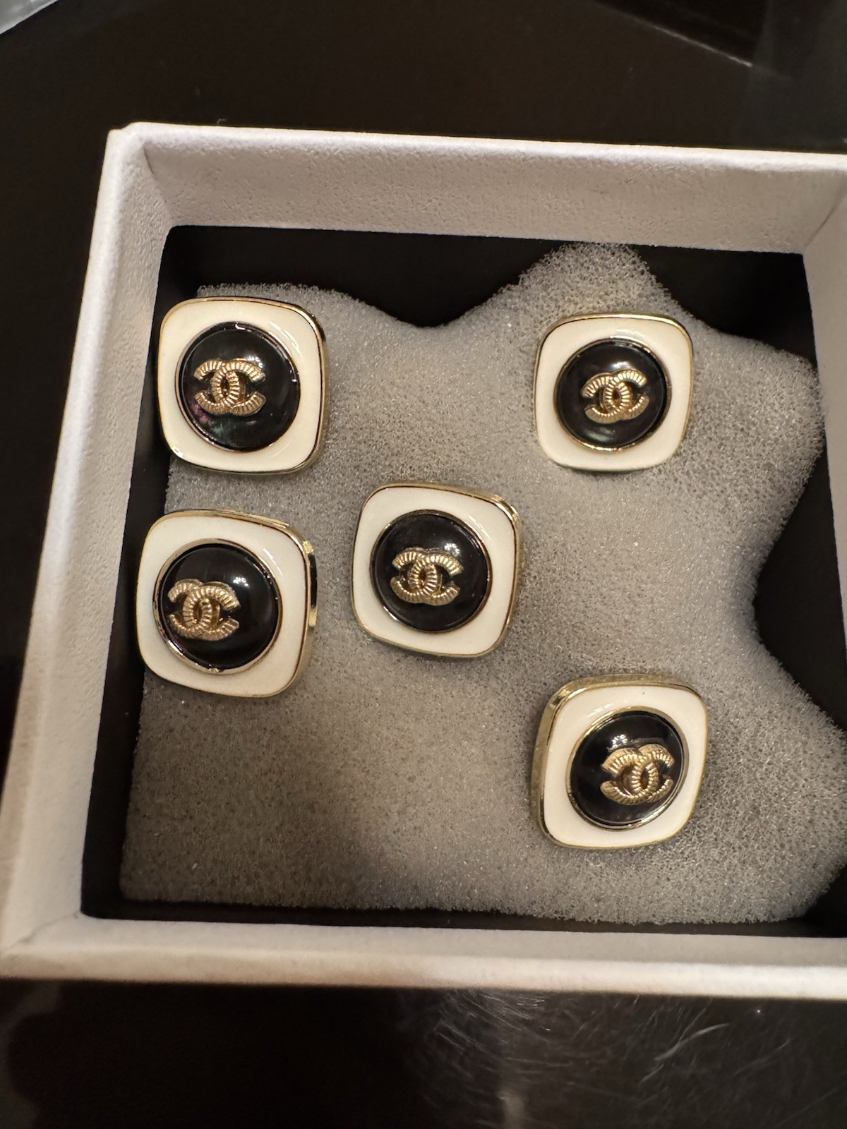 Chanel Black White Buttons Set Of 5. Sz 15 Mm