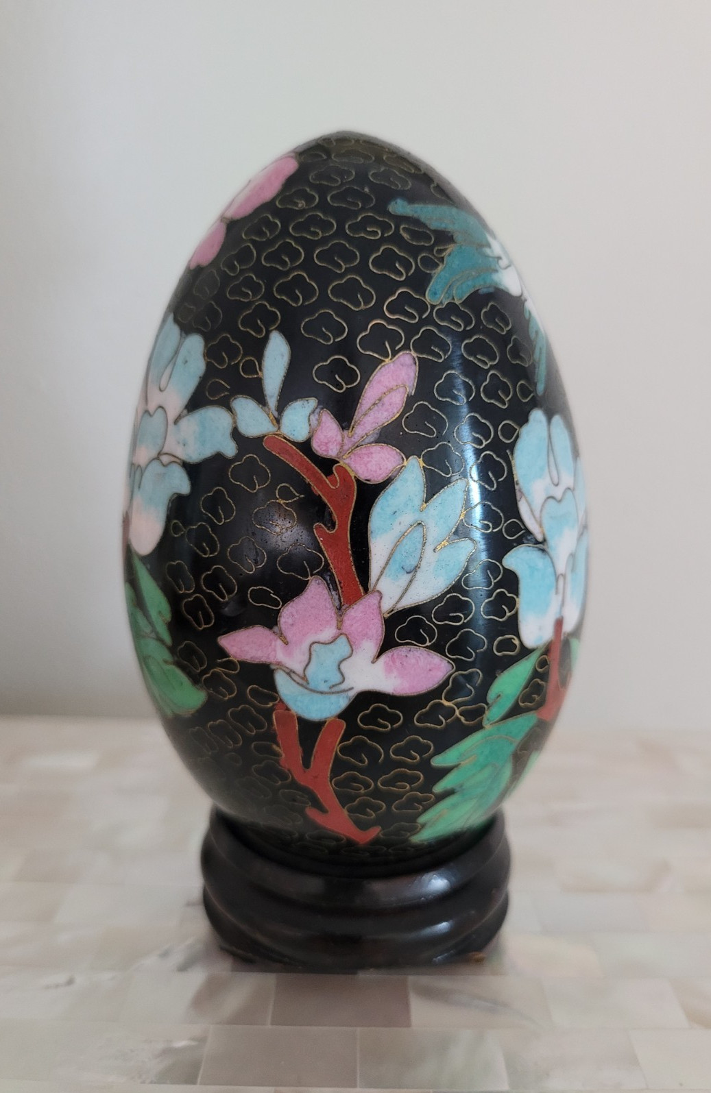 Vintage Chinese Large Black Floral Bird Cloisonne Egg on Wood Stand 5-5/8″ High