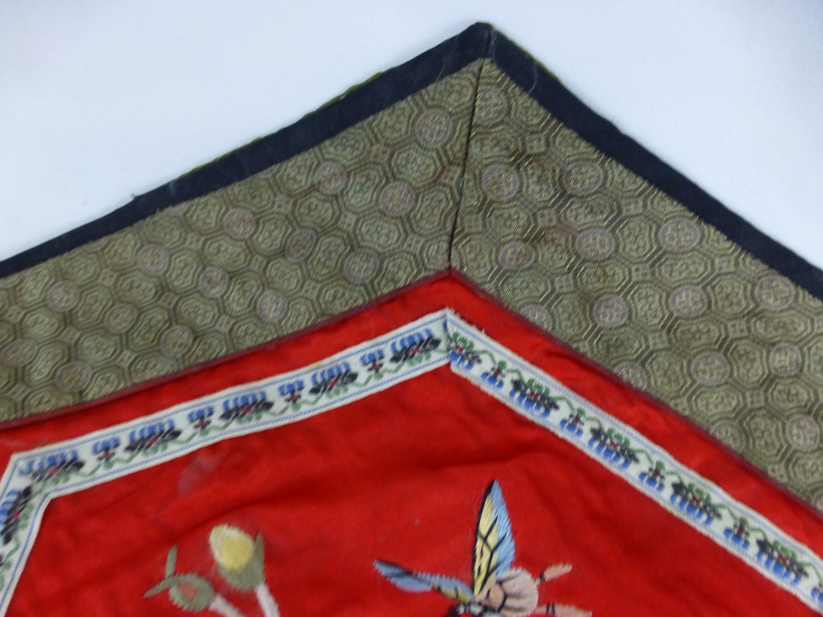 Vintage /Antique Chinese Embroidery unframed textile [Y8-W7-A8]