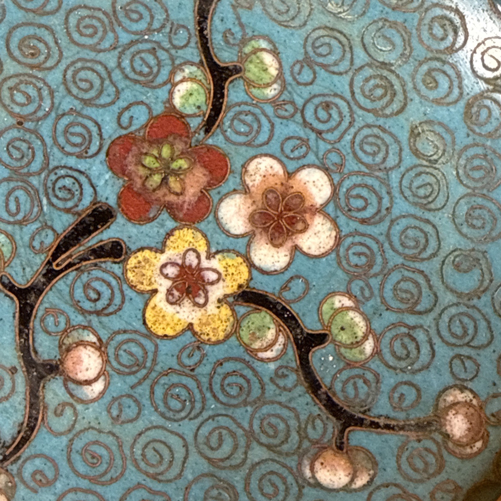 SMALL BLUE & MULTI-COLOR FLOWER CHINESE ENAMEL CLOISONNE TRINKET DISH PLATE VTG