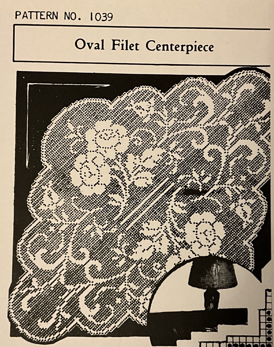 1039 Vintage FILET CENTERPIECE Pattern to Crochet (Reproduction)