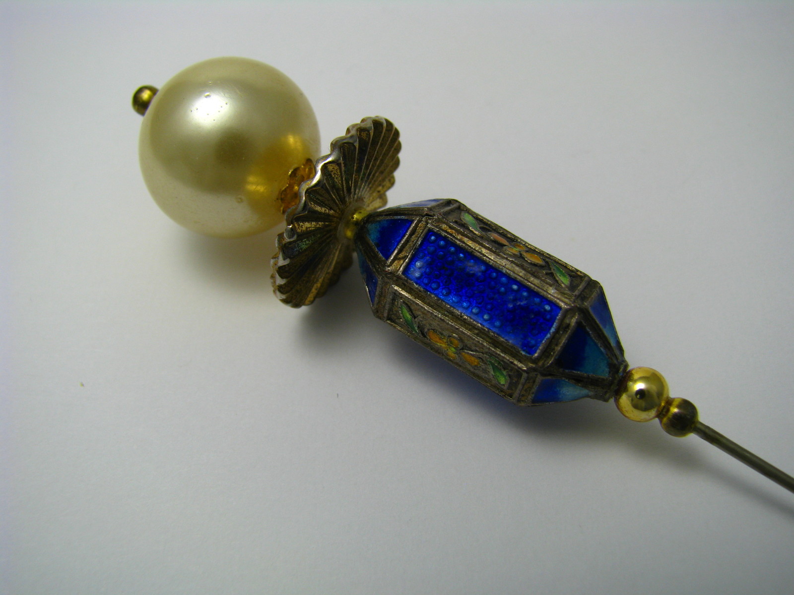 CHINESE EXPORT CLOISONNE ENAMEL HAT PIN CHAMPLEVE BERET PIN Asia China ca1900s