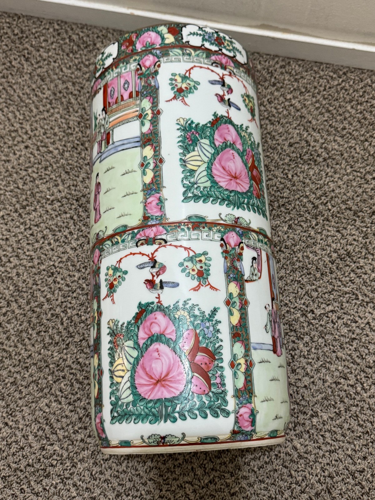 Vtg Mid 20th c. Chinese Famille Rose Medallion Umbrella Stand Entryway Holder