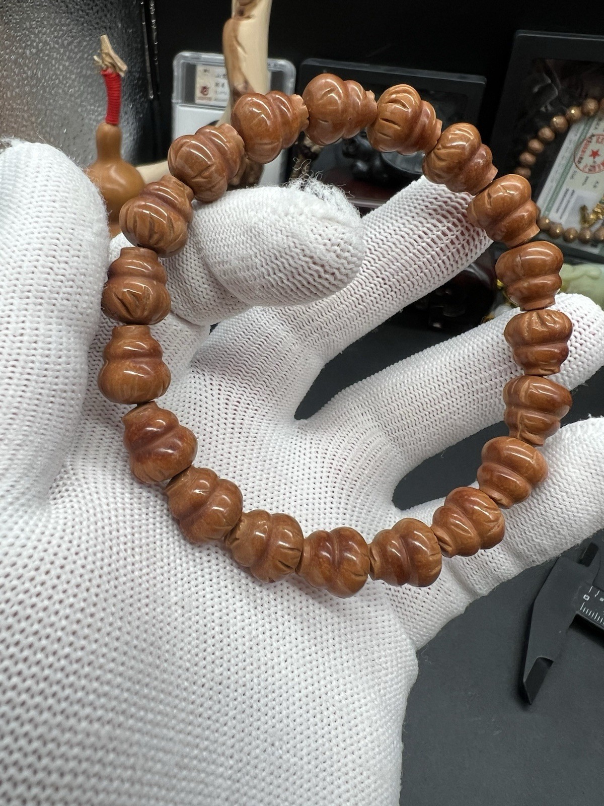 11x12mm dragon patterned peach pit carved gourd bracelet 龙纹桃核雕刻小葫芦手串