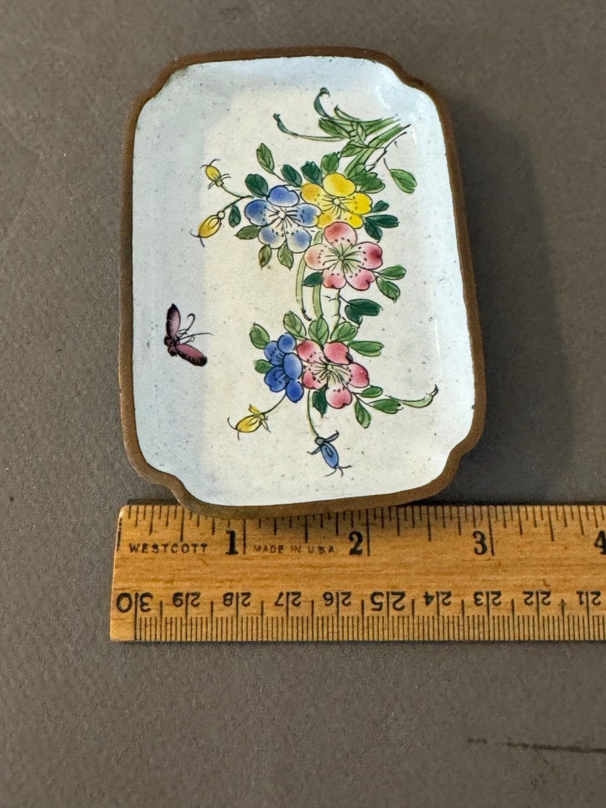 SMALL WHITE FLOWER BUTTERFLY CHINESE ENAMEL CLOISONNE TRINKET DISH TRAY VINTAGE