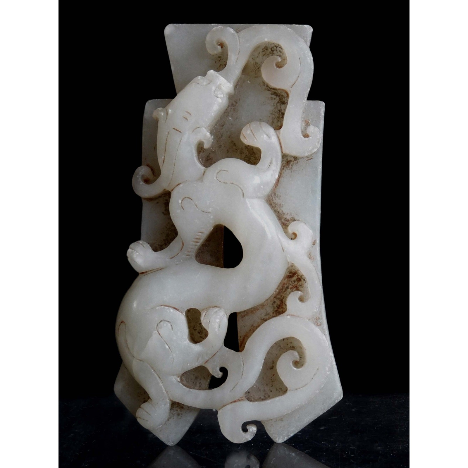Serpentine Jade Chilong Dragon on Spade Charm Bubi Toggle 蛇纹玉螭龍布幣吊墜