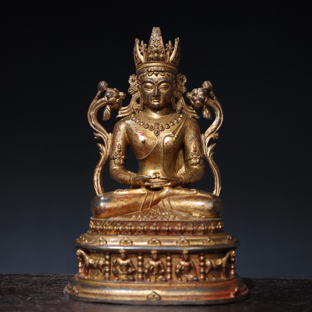 Bronze mud gold statue of the Longevity Buddha