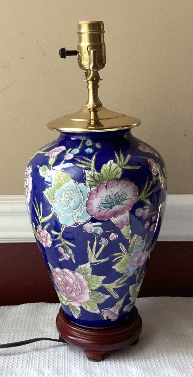 Vintage Chinese Cobalt Blue Porcelain Floral Vase Lamp Chinoiserie 16″ Working