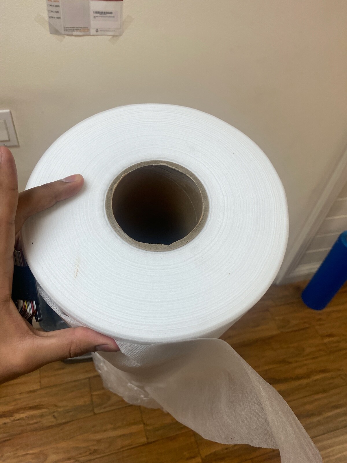 Spunbond Polypropylene Fabric Non-Woven Fabric Roll 1oz for Gown and Mask 250yds