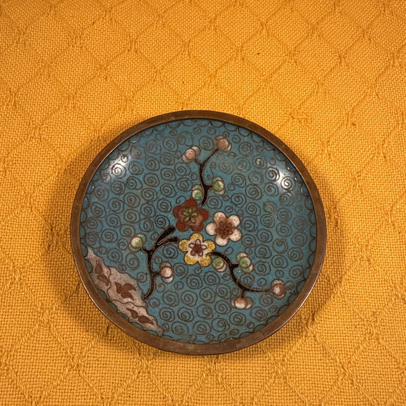 SMALL BLUE & MULTI-COLOR FLOWER CHINESE ENAMEL CLOISONNE TRINKET DISH PLATE VTG