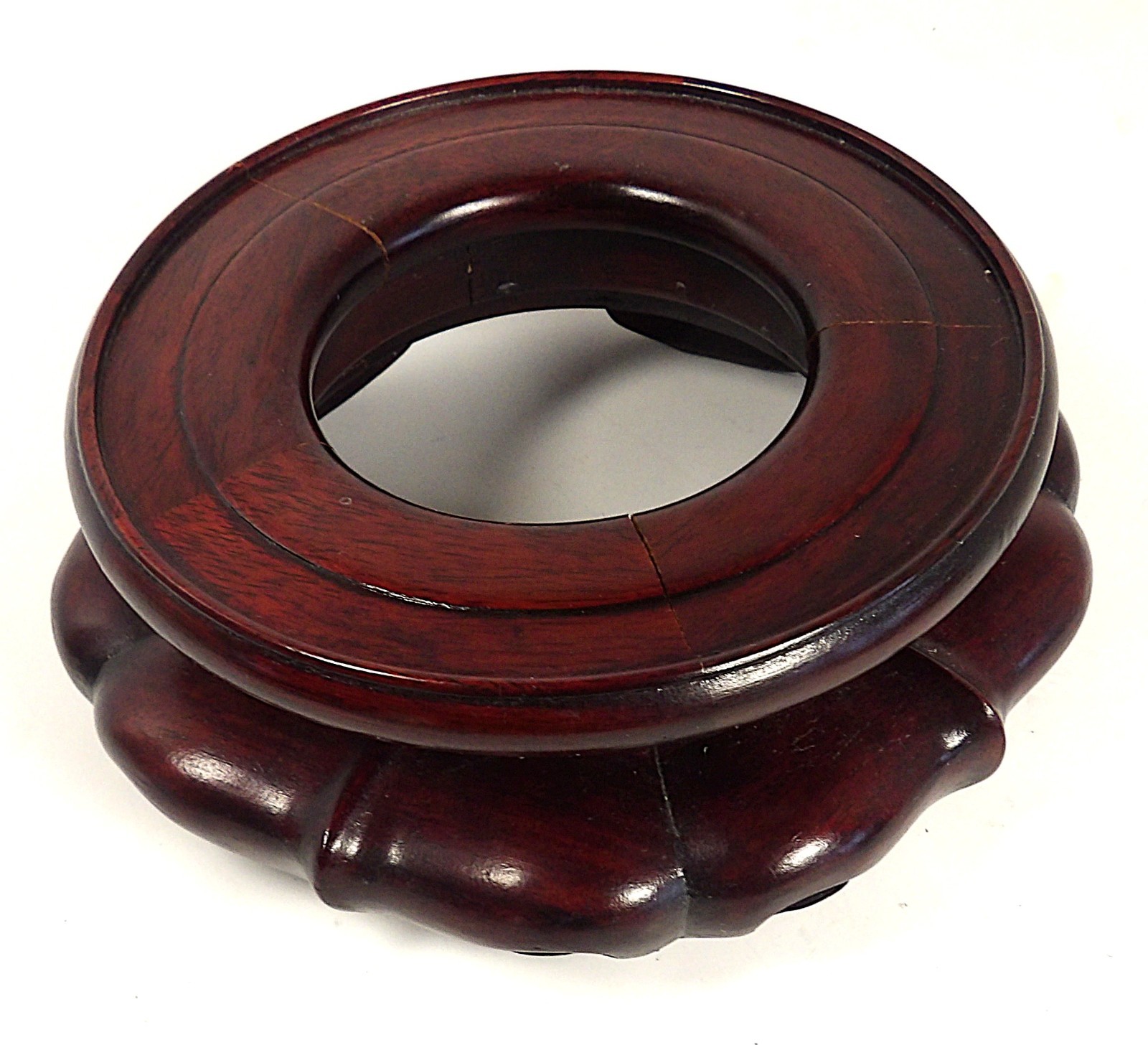 VINTAGE CHINESE CARVED ROSEWOOD DISPLAY STAND