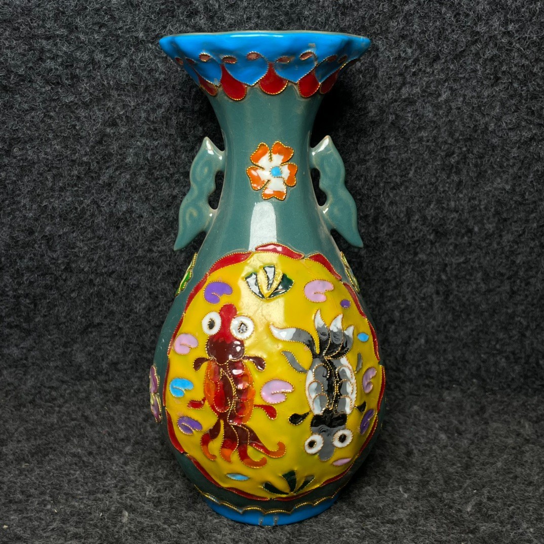 Imperial cloisonn é enamel multicolored glazed porcelain vase
