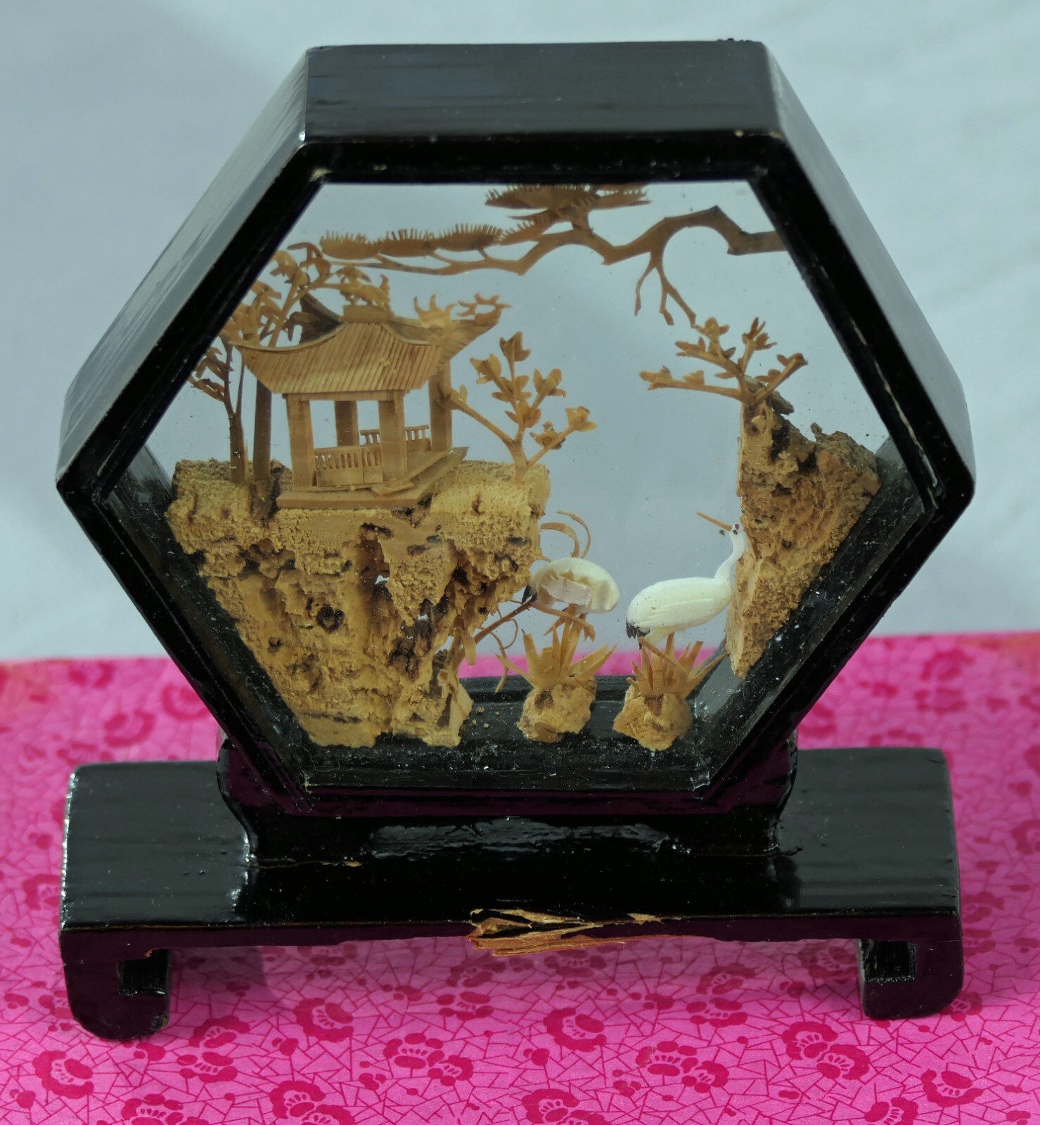 VINTAGE 3-D CHINESE CORK DIORAMA IN PLEXI~GLASS w EBONY HEXAGONAL FRAME & STAND