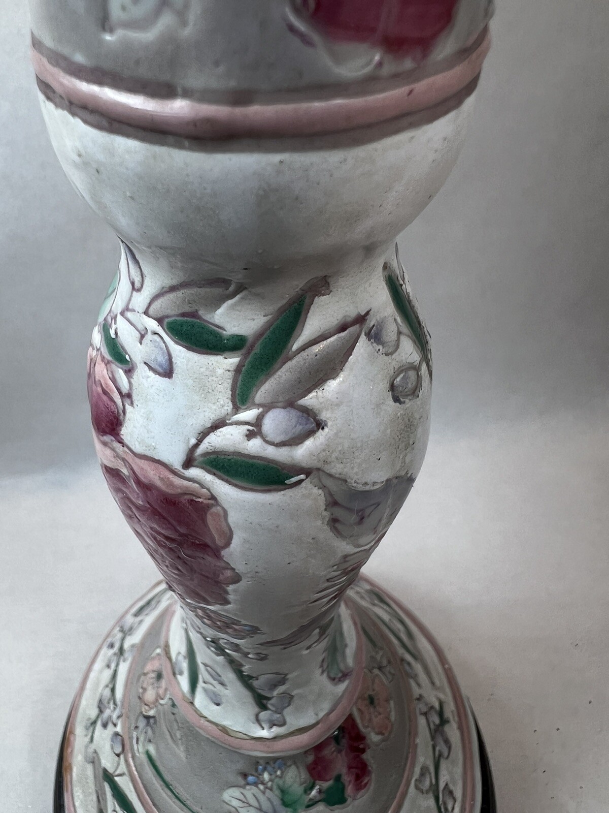 Vtg Chinese Famille Rose Porcelain Thin Lamp Roses Floral Textured Wood Base