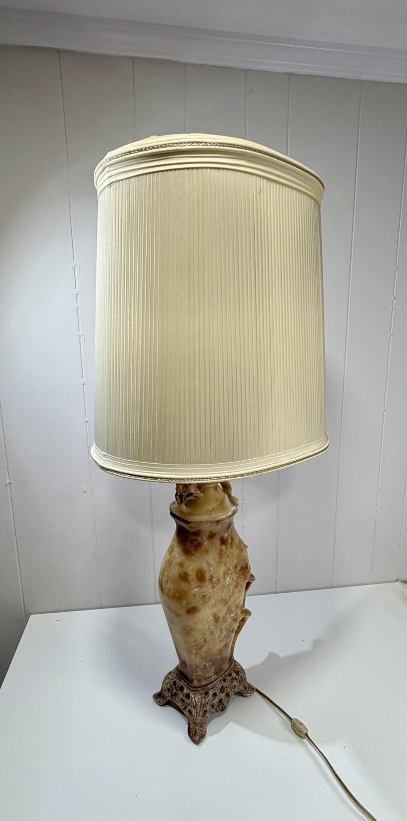 Rare Vintage Chinese Hand-Carved Soapstone Floral and Table Lamp