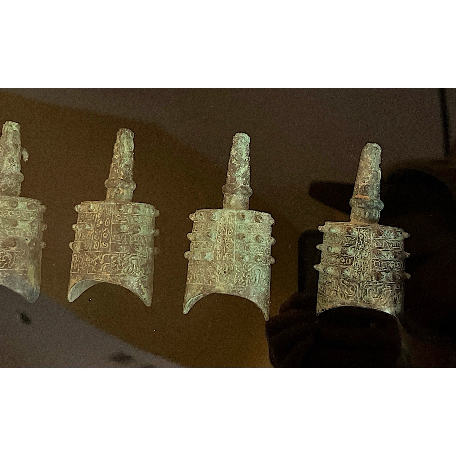 Chinese Framed Vintage Set Of 5 Antique Bronze Bianzhong Replica Meditation Bell