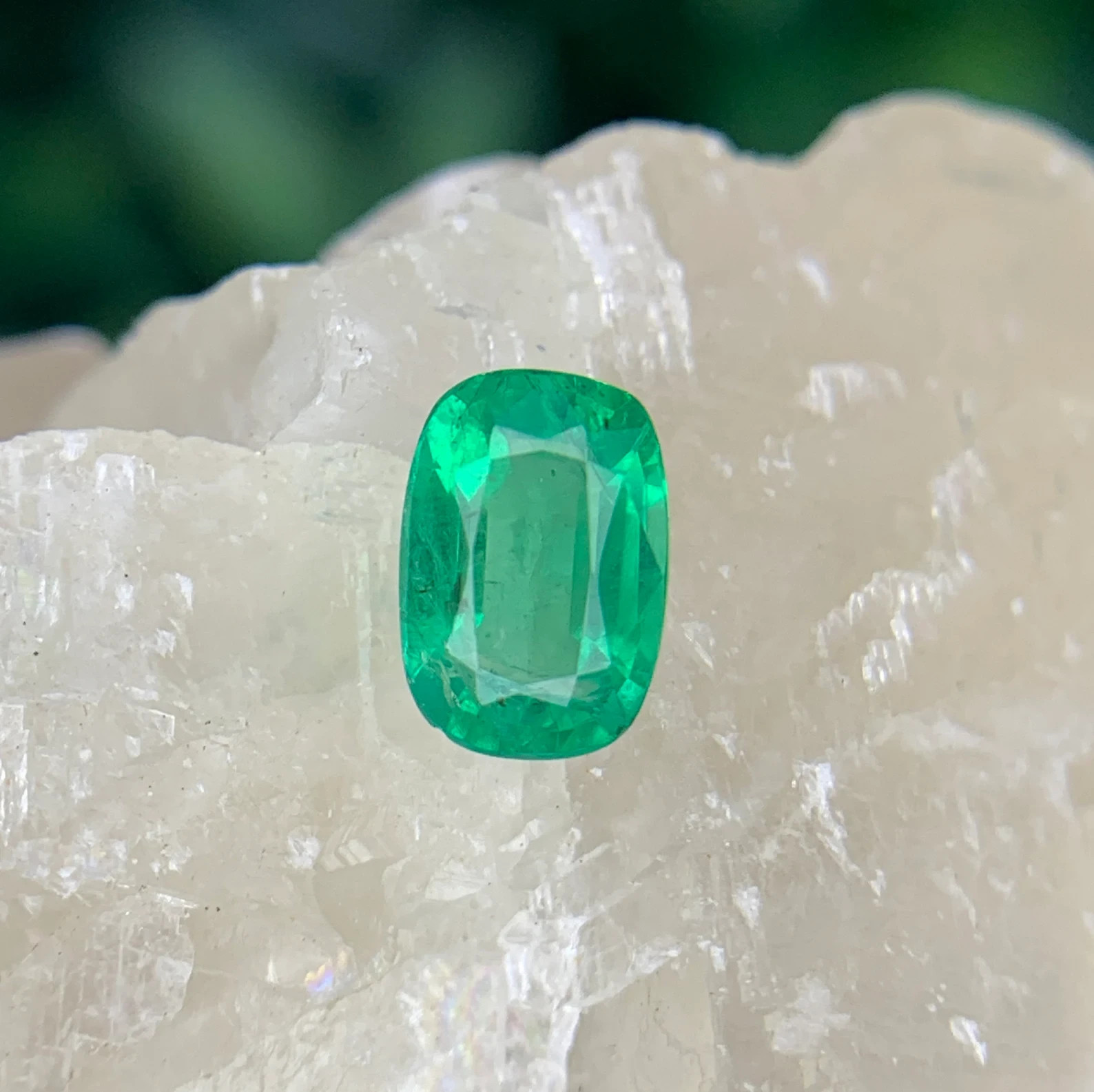 0.55 Cts Natural vivid Green Emerald 6×4 MM Cushion Cut Loose Gemstone Jewelry
