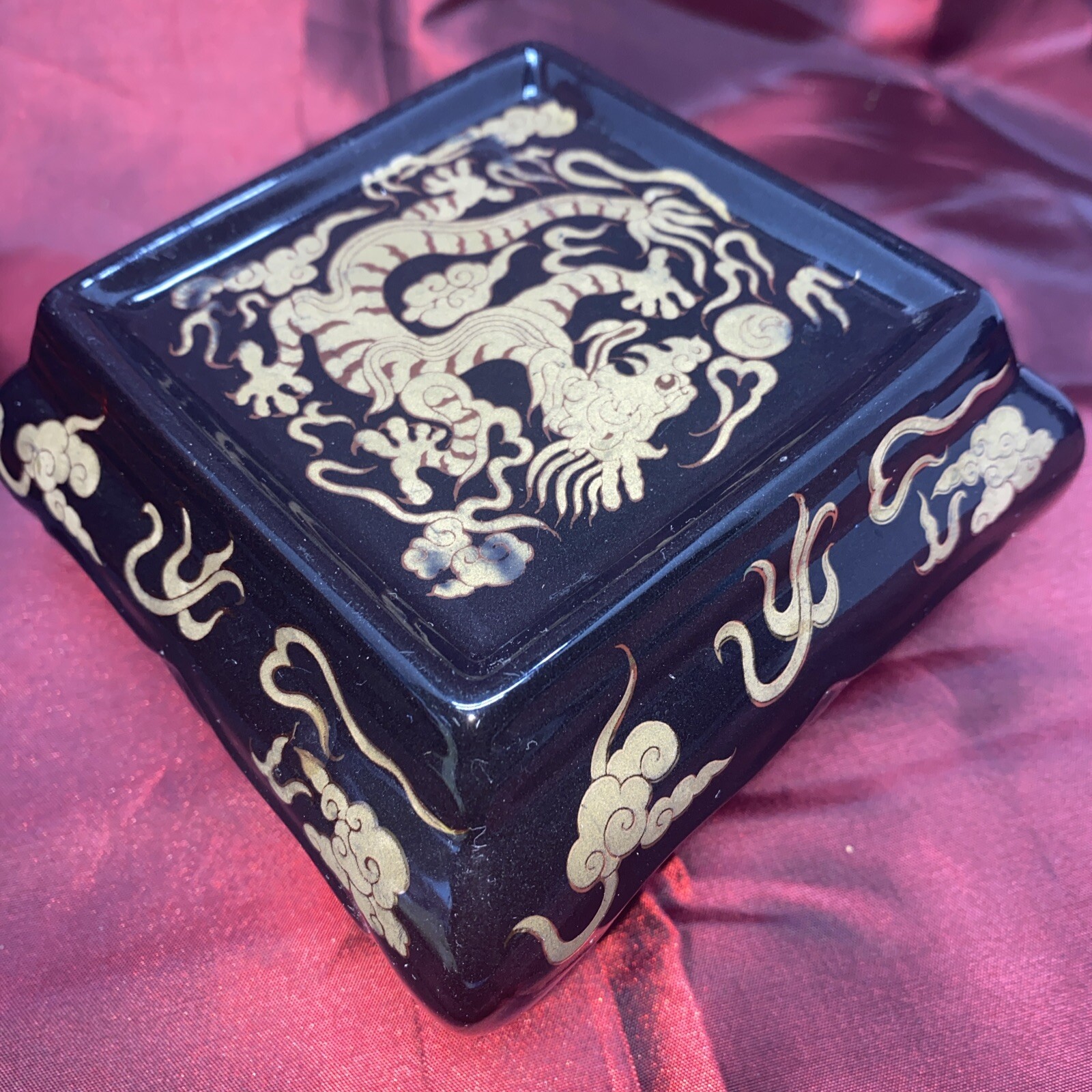 Black & Gold Dragon Trinket Base Candle Yi Lin Arts Treasures of China See Burn
