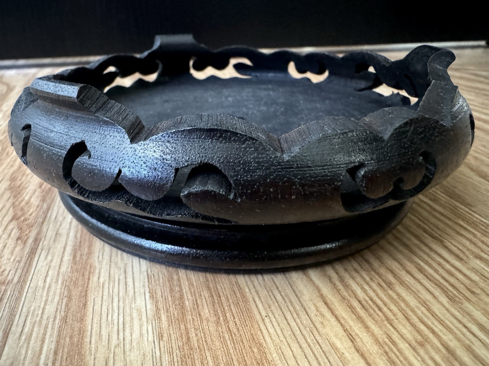 Vtg Black/Brown Chinese Carved Wood Display Stand For Vase/Figurine/4.25”D