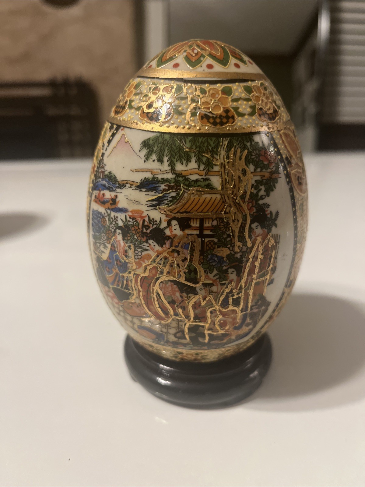 Beautiful Vintage Japanese hand painted & beaded Satsuma porcelain egg w/Geishas