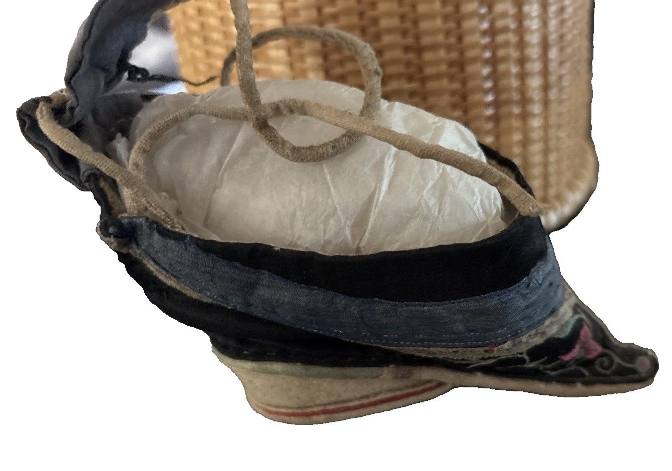 Antique Chinese 19th Cen Qing Dynasty Silk Embroidered Lotus Bound Foot Shoe 4″