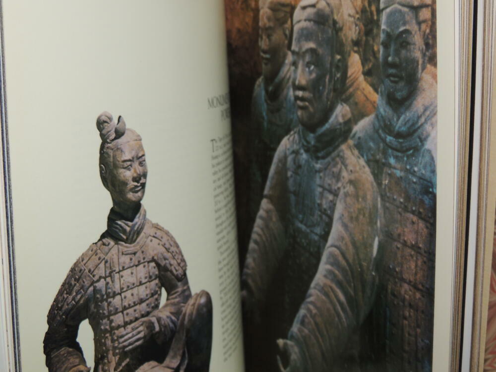Vintage 1981 Treasures of The World Emperors of China Chinese Art Reference Book