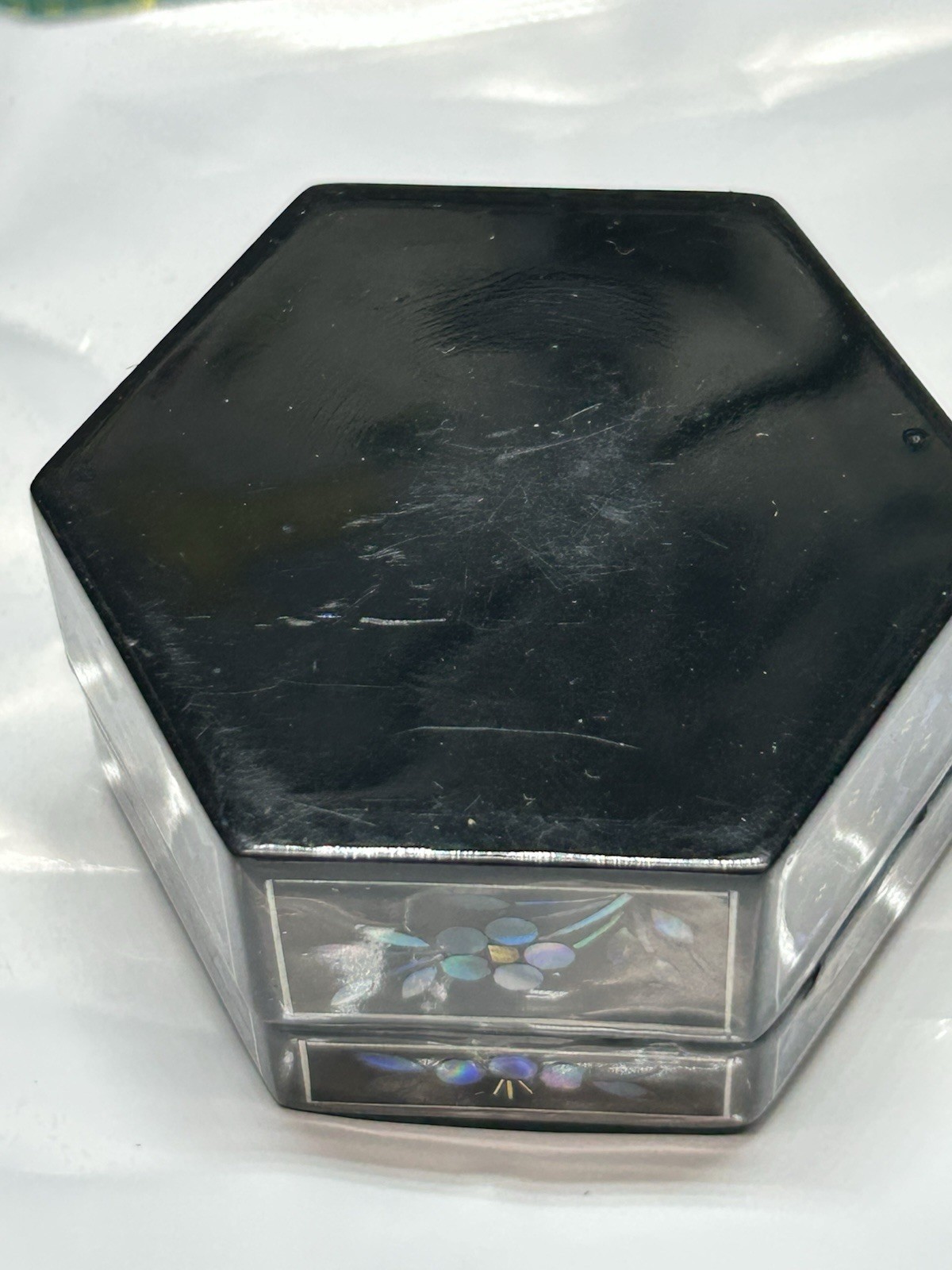 Vintage Hexagonal Mother of Pearl Inlay Lacquer Box Floral Geometric