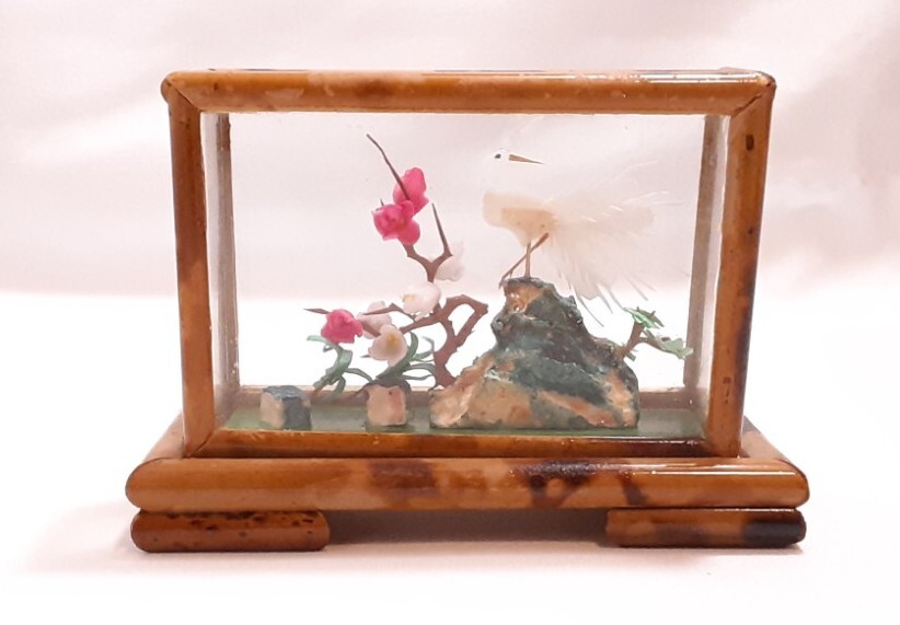 Vtg Asian Oriental 4″ Shadow Box (Bird, Flowers)