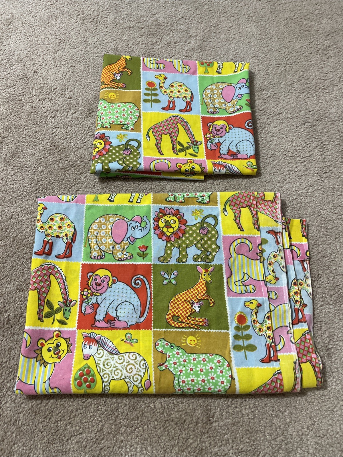Vintage JP Steven’s Tastemaker Zoo Animals FABRIC Mod Nursery 2 Pieces Has Spots