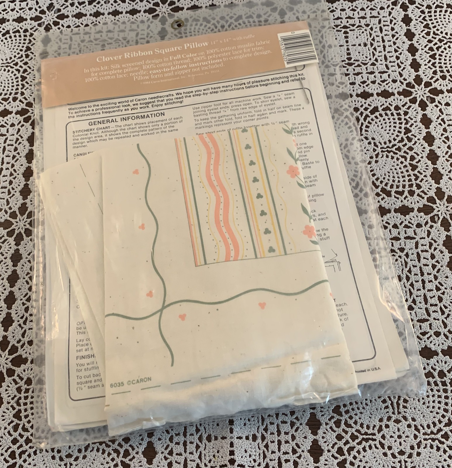 Vintage 1984 Caron Candlewicking Kit 6035 Clover Ribbon Square Pillow Brand New