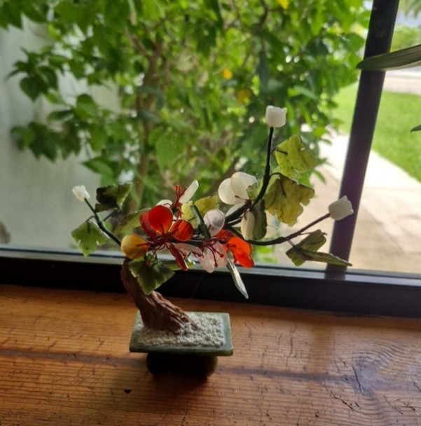 Jade Stone Bonsai Tree White Roses Carnelian Red Flowers Green Jade Leaves Base