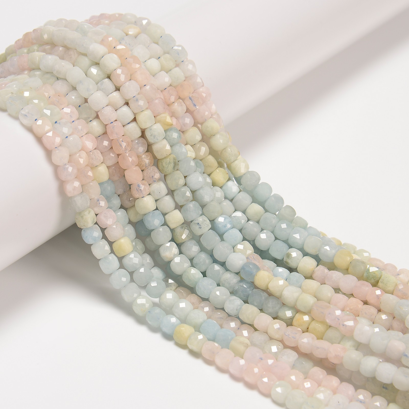 Natural Gradient Aquamarine Faceted Cube Beads Size 4-5mm 15.5″ Strand