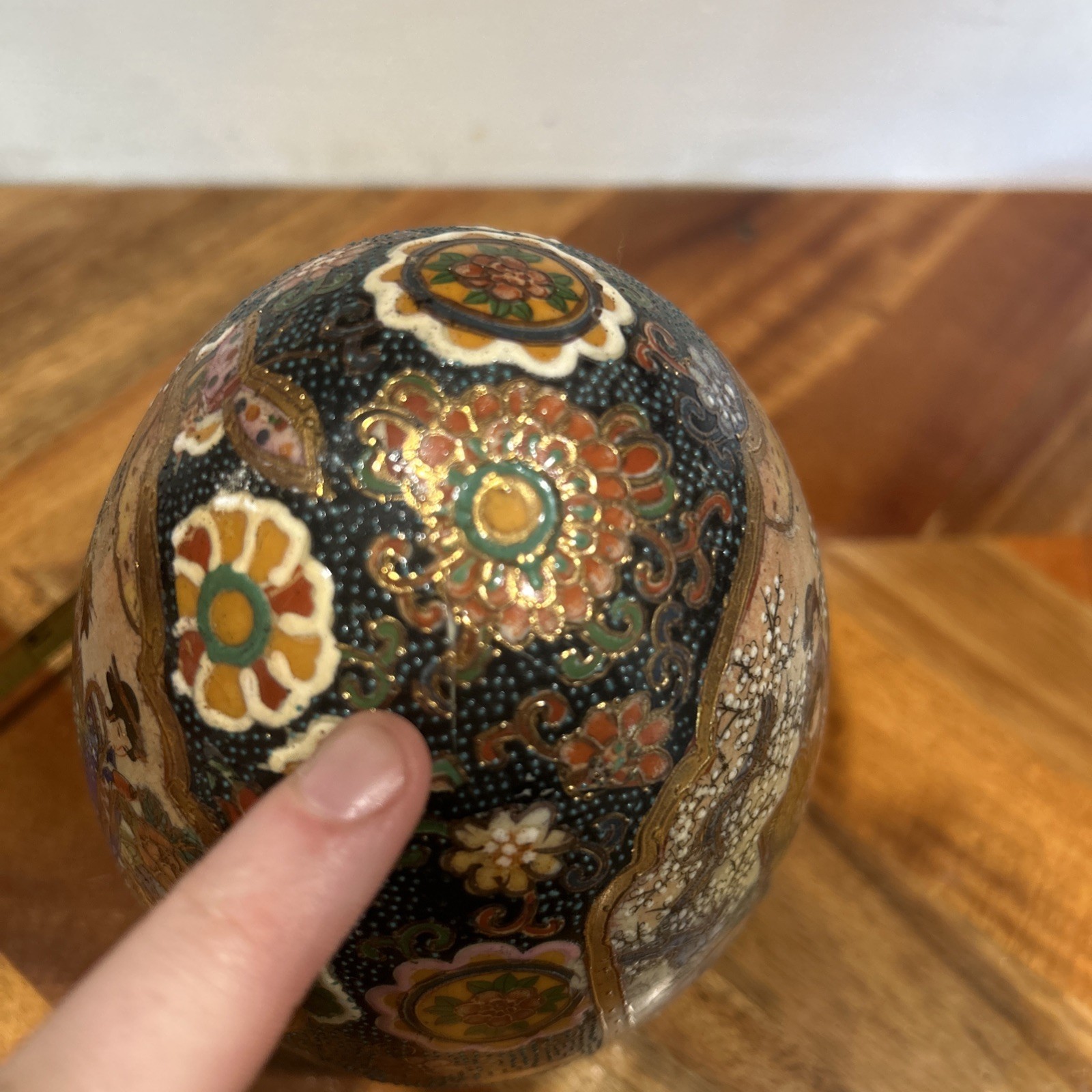 Vintage Satsuma Moriage Gilded Egg Hand Painted Porcelain Geishas in GardenJapan