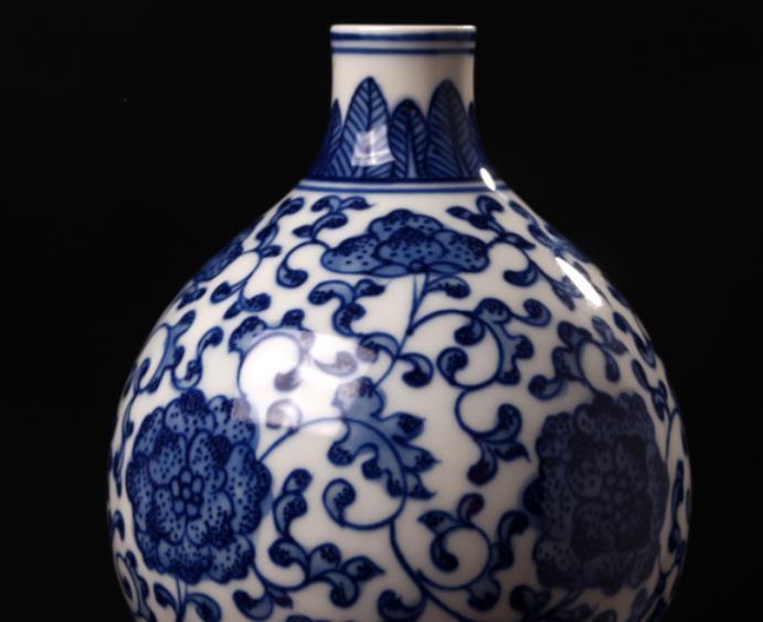 8.7″China Qing Blue White Porcelain Hand Painting Lotus Flower Branch Small Vase