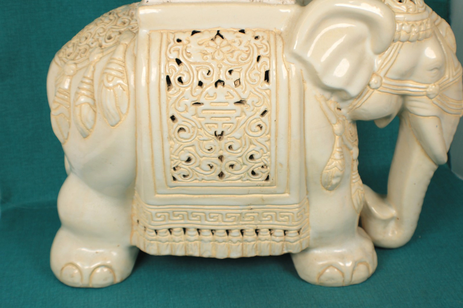 Mid Century Asian Style Ceramic Elephant Plant Stand Beige/ Off -White