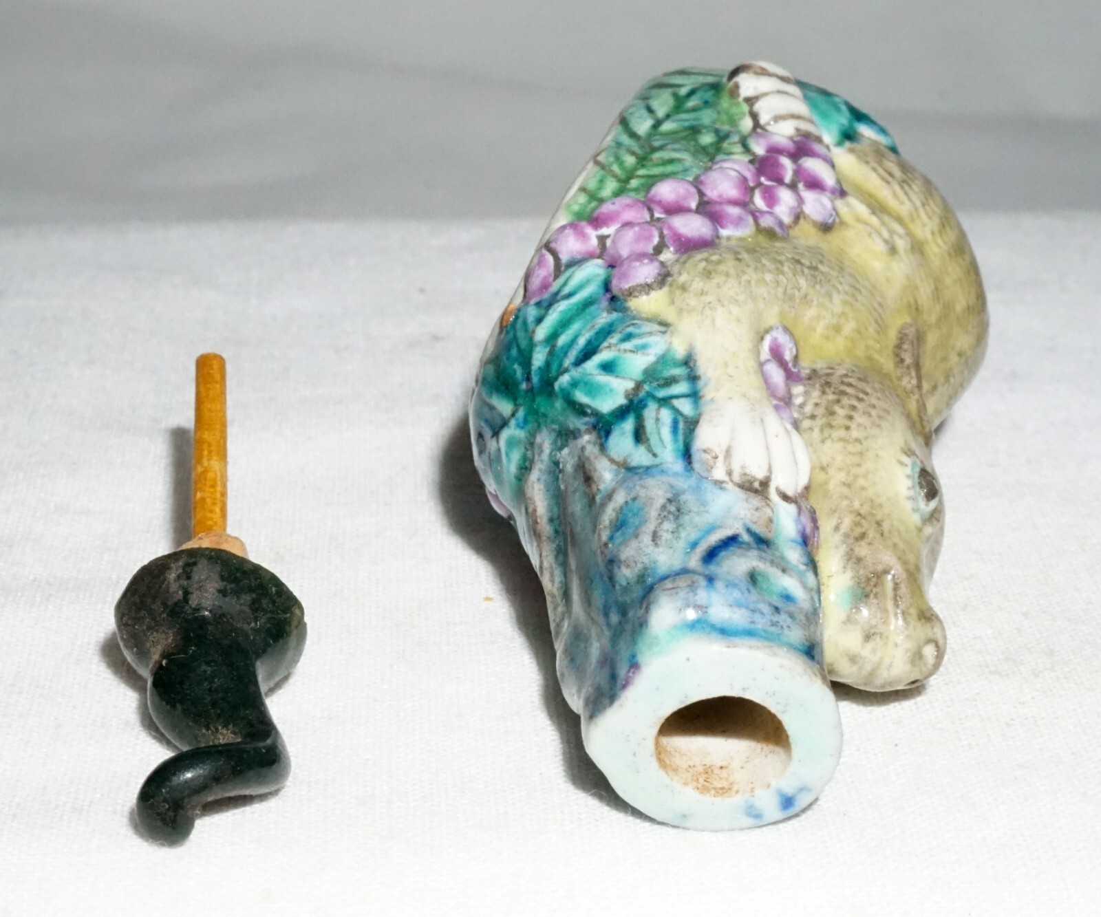 Antique Chinese Porcelain Snuff Bottle w. Rat on Gourd & Vine Motif (LLA)
