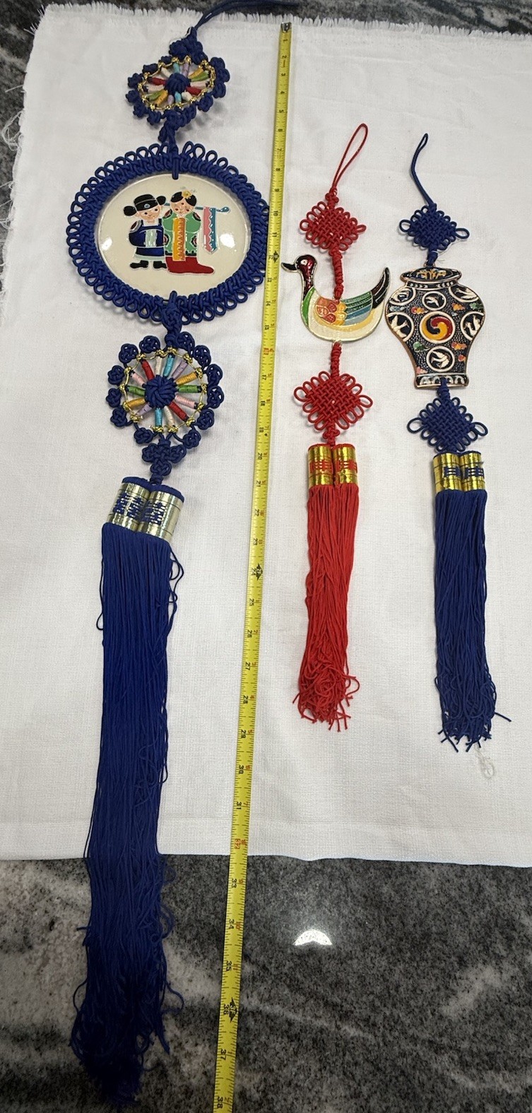 3 CHINESE LUCKY KNOTS WALL HANGING WITH SILK CORD, TASSEL METAL/TIN Duck Crane