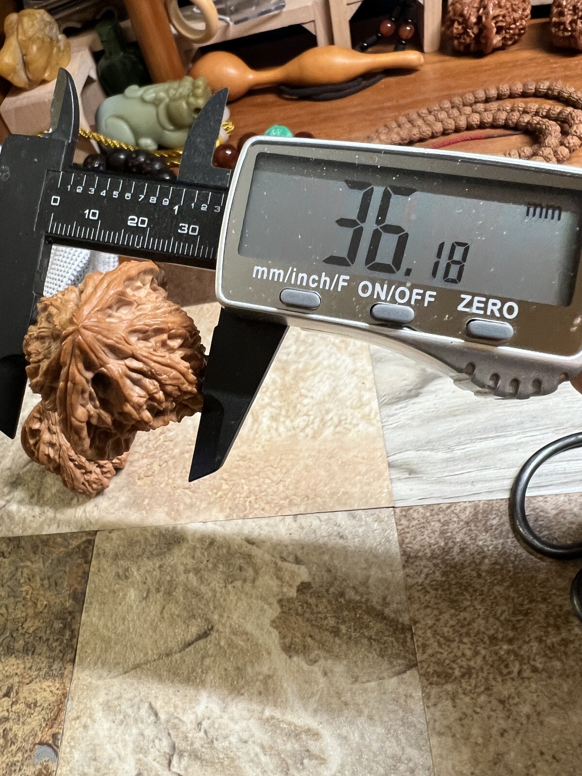Pair of Match Chinese Health Walnut 39×36×39mm 精配文玩核桃～银边虎头狮子头