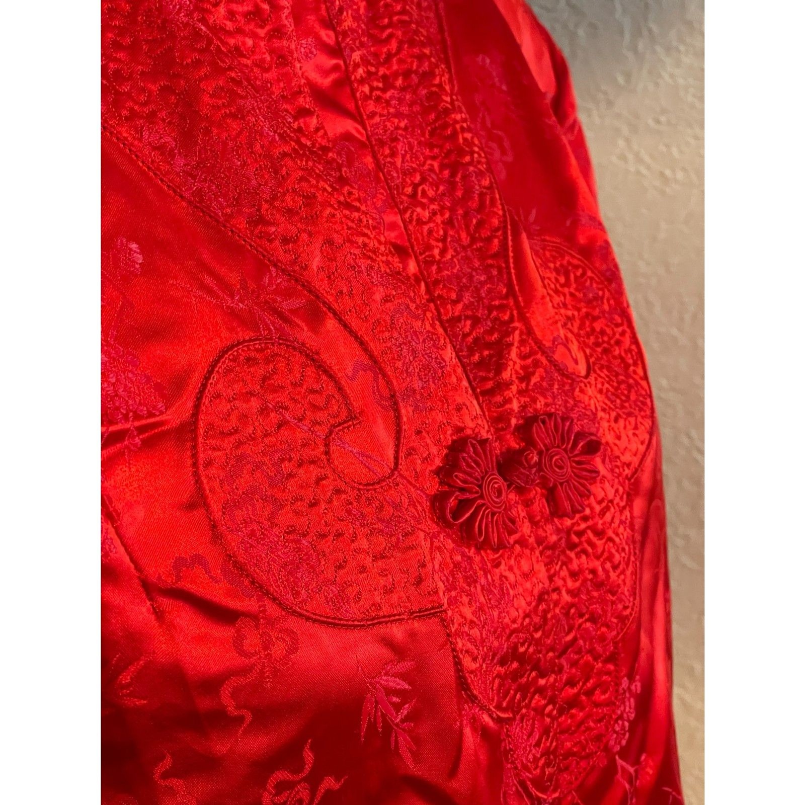 VINTAGE Red SILKY Brocade CHINOISERIE Robe PEONY BRAND Shanghai House Dress 42