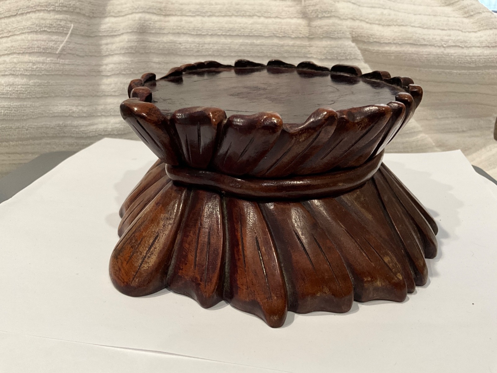 older carved lotus solid Wood Display pedestal stand base vase figurine plant 7”
