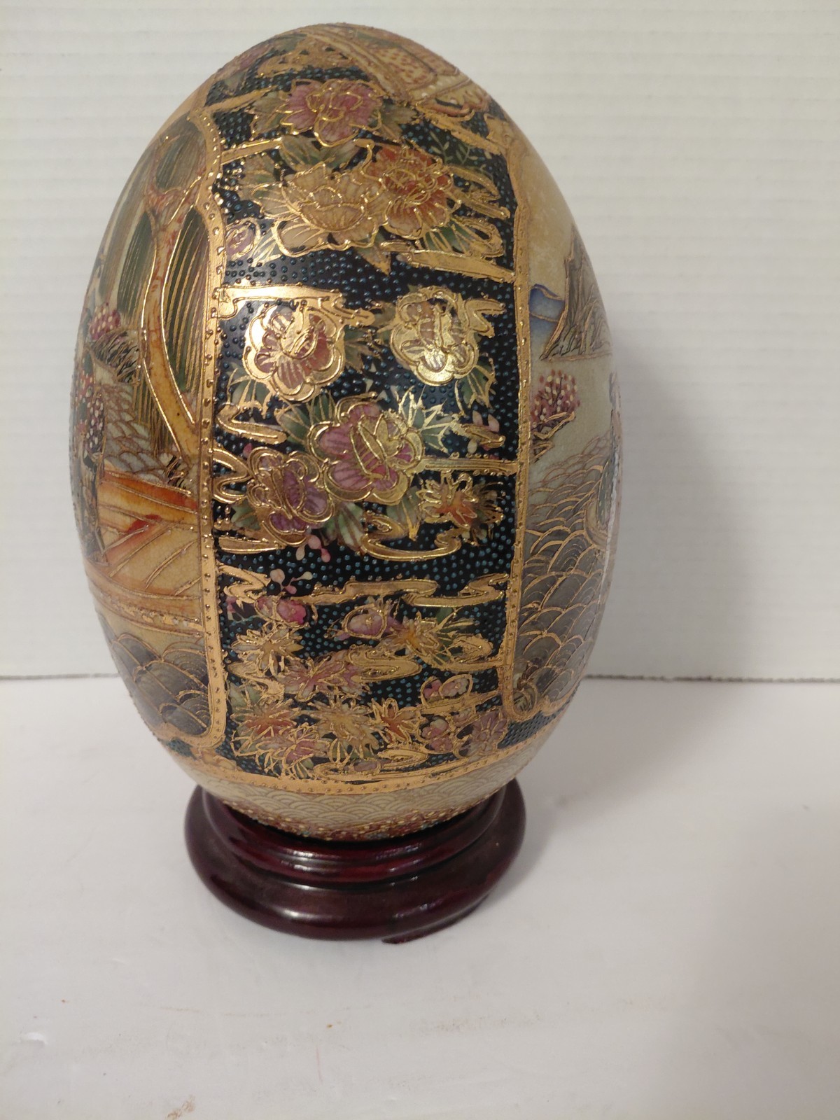 Vintage Satsuma Chinese Porcelain 14″ Asian Art Gold Gilding Egg Excellent Cond.
