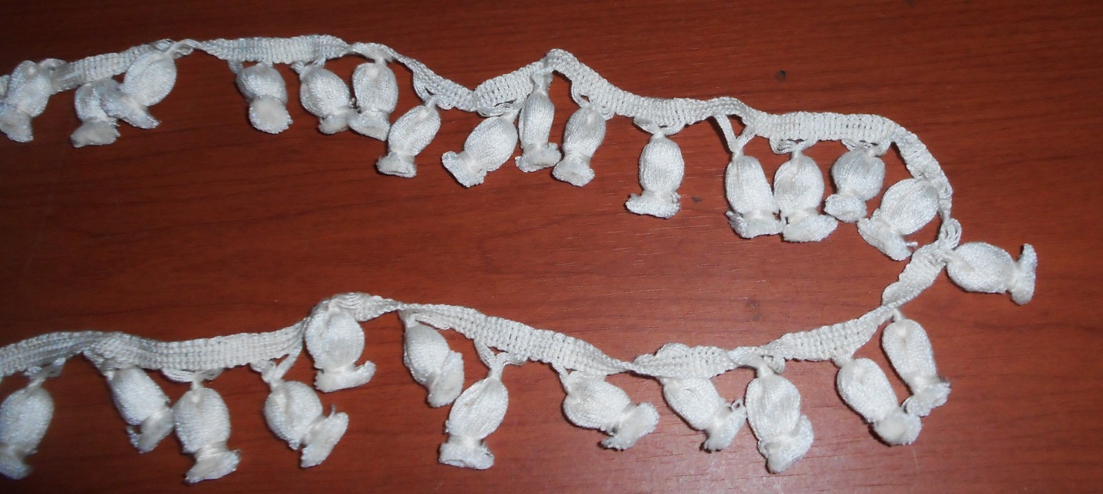 POM POM TASSEL TRIM PASSEMENTERIE WHITE BOHEMIAN VINTAGE BELGIUM NOS PER YD