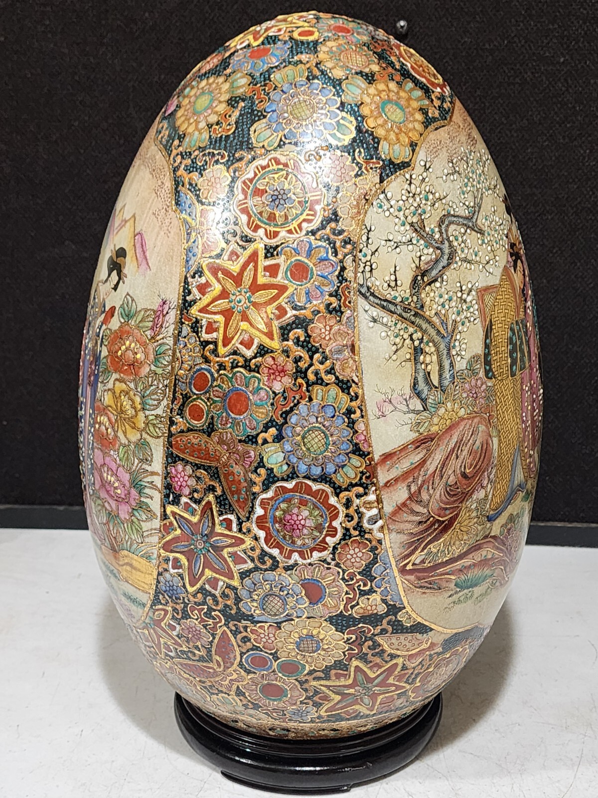 Hand Painted Geisha Girls Large 14″ Porcelain SATSUMA Egg w Stand Made in China