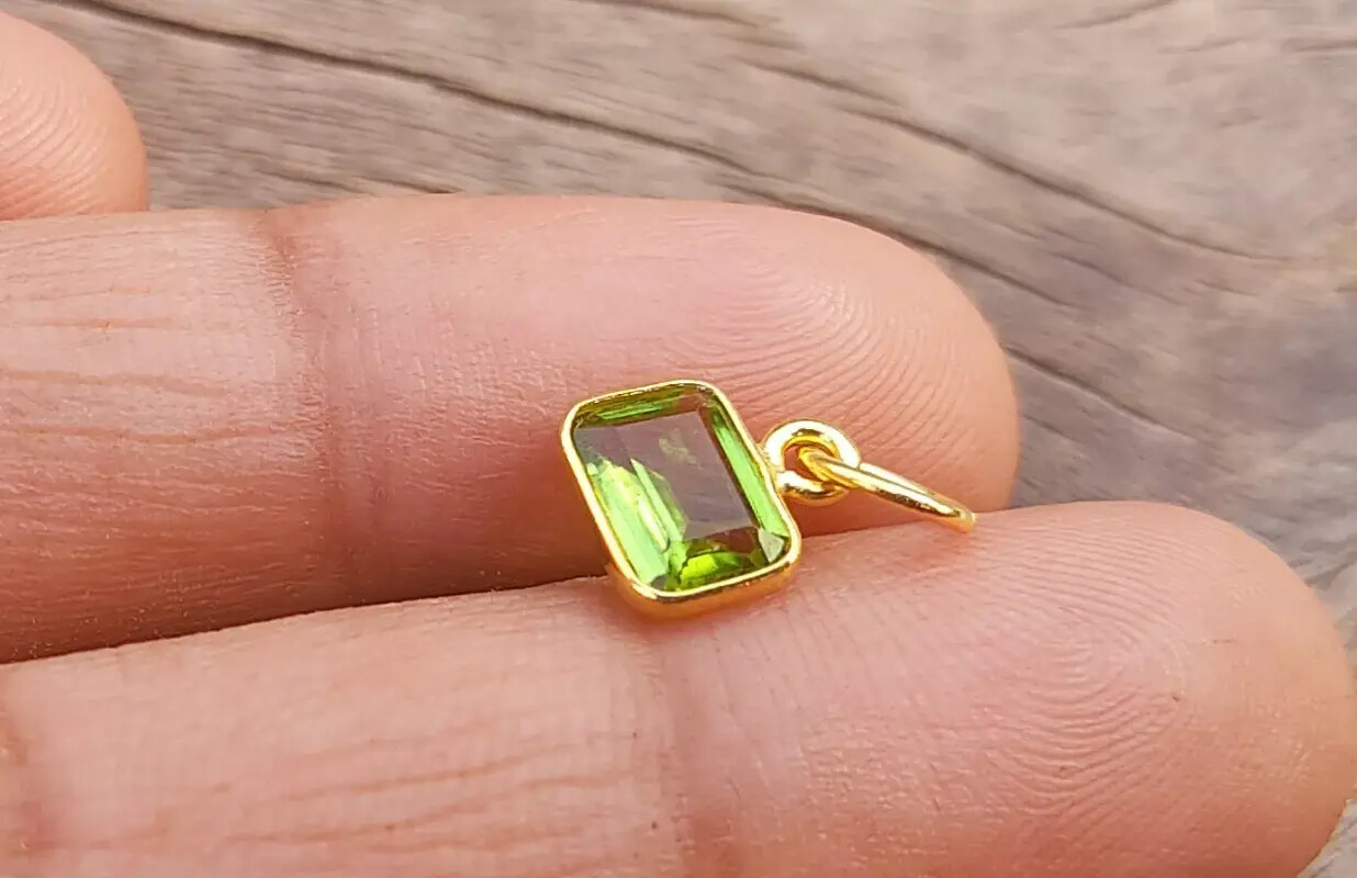 Natural Peridot Gold Charm Pendant 18k Solid Yellow Gold Handmade Necklace Charm