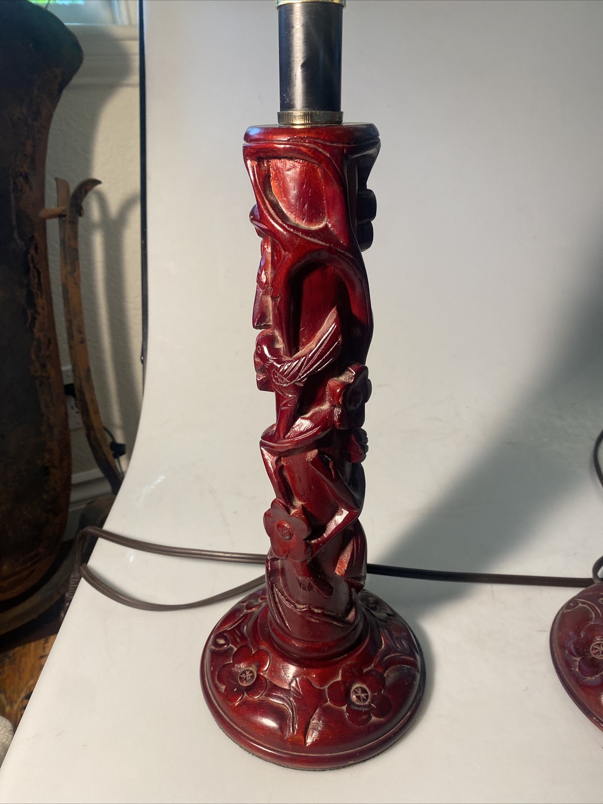 2 Vintage Yi Lin Arts And Treasures Of China Carved Bird / Flowers Table Lamps