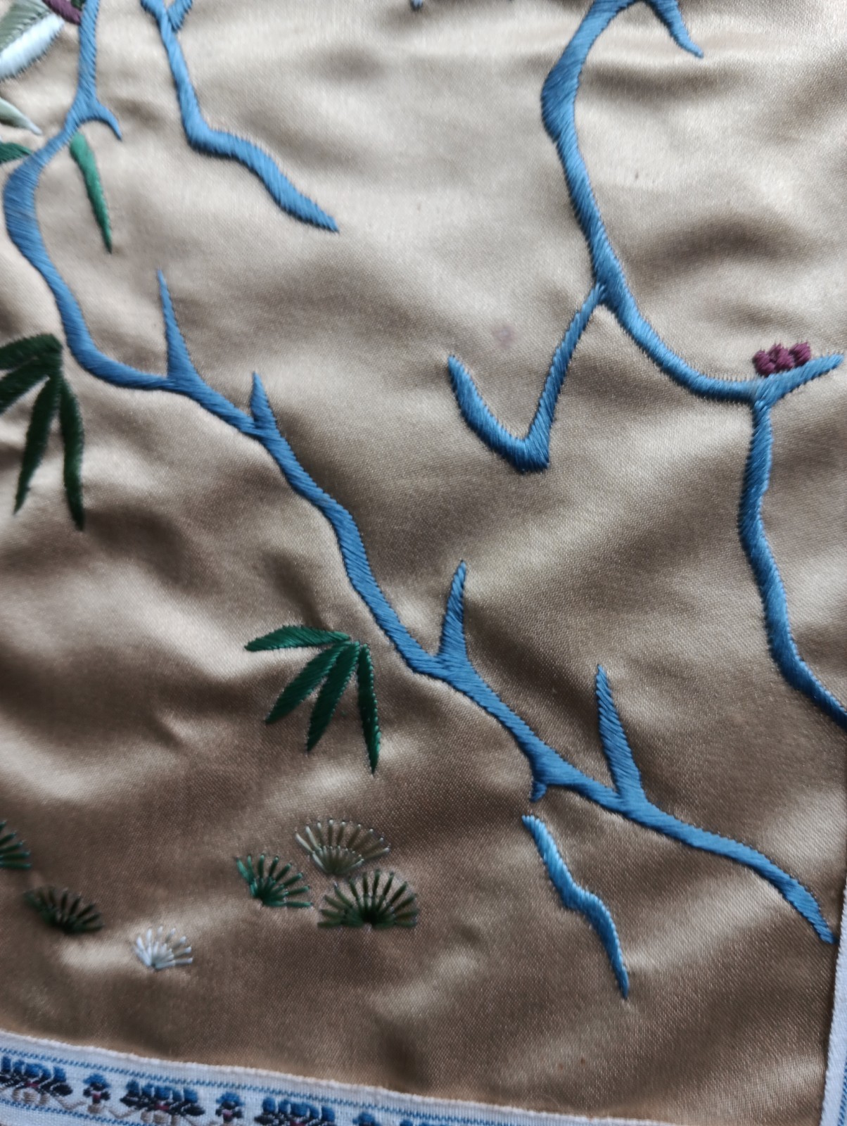 Chinese Hand Embroidered Peking Silk Pandas