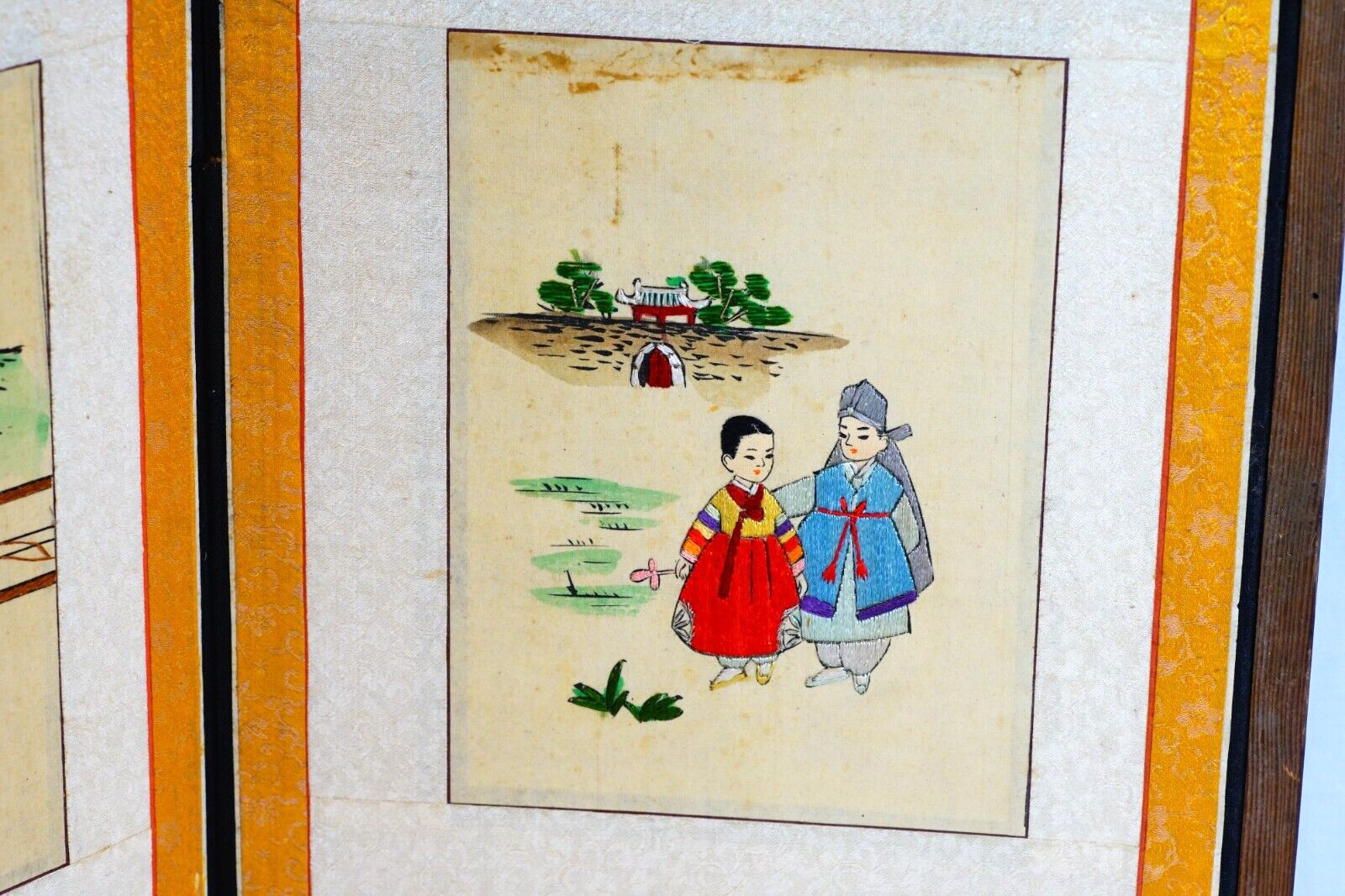 Chinese Embroidered Art Folding Wood & Fabric Panels Vintage Asian Home Decor