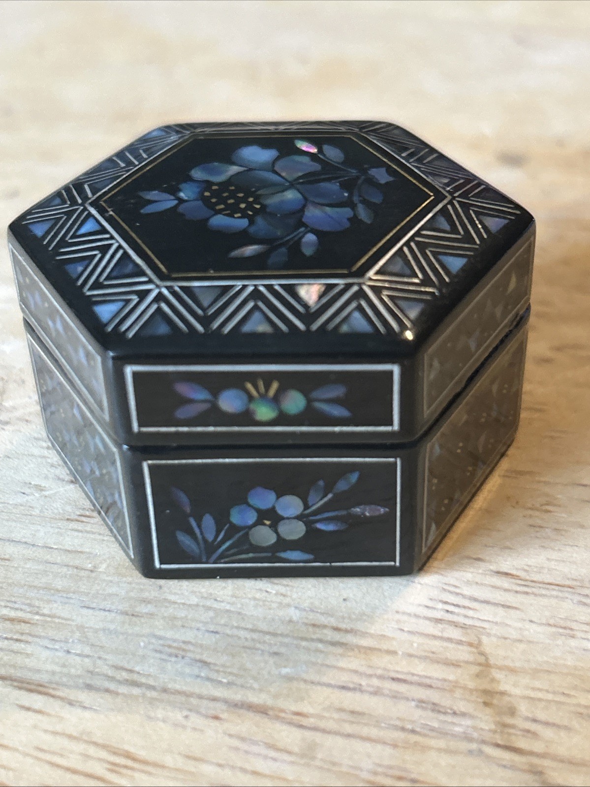 Vintage Hexagonal Mother of Pearl Inlay Lacquer Box Floral Geometric